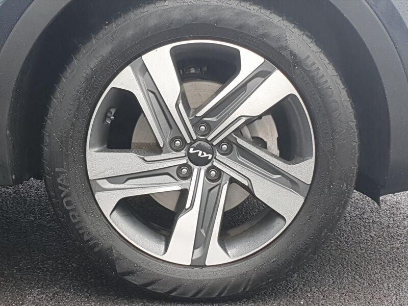 More views of Kia Sorento