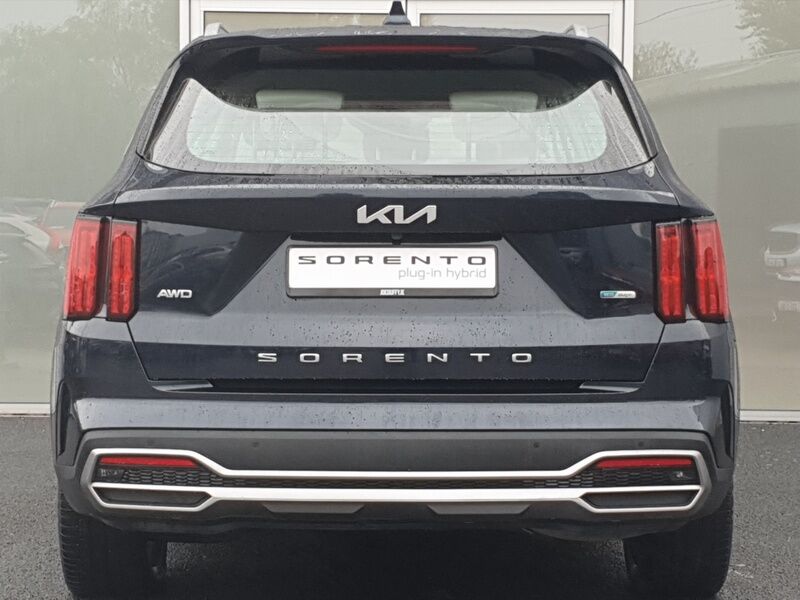 More views of Kia Sorento