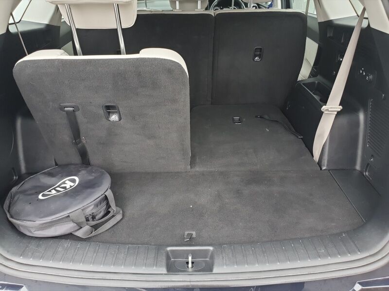 More views of Kia Sorento