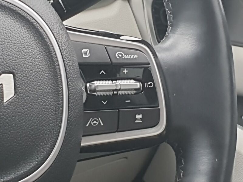 More views of Kia Sorento