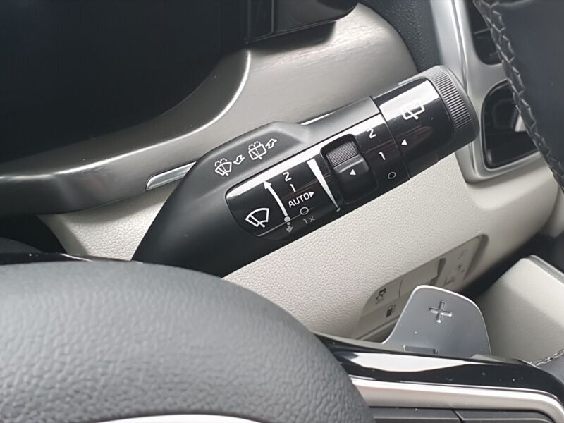 More views of Kia Sorento