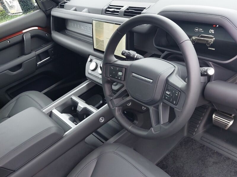 More views of Land Rover Defender