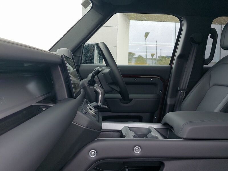 More views of Land Rover Defender