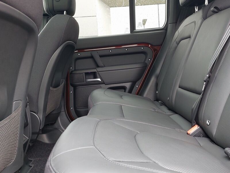 More views of Land Rover Defender