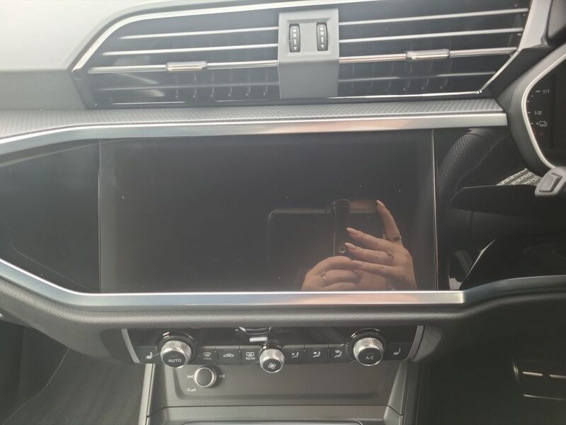 More views of Audi Q3