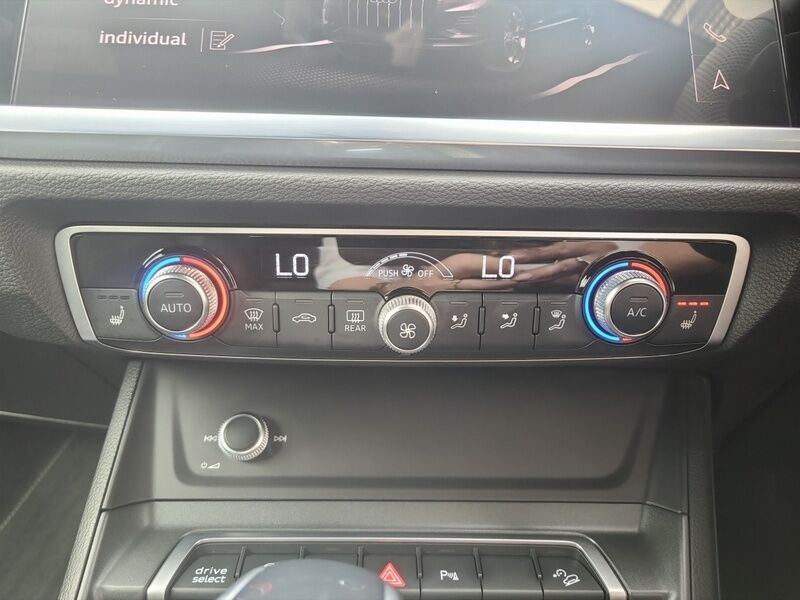 More views of Audi Q3