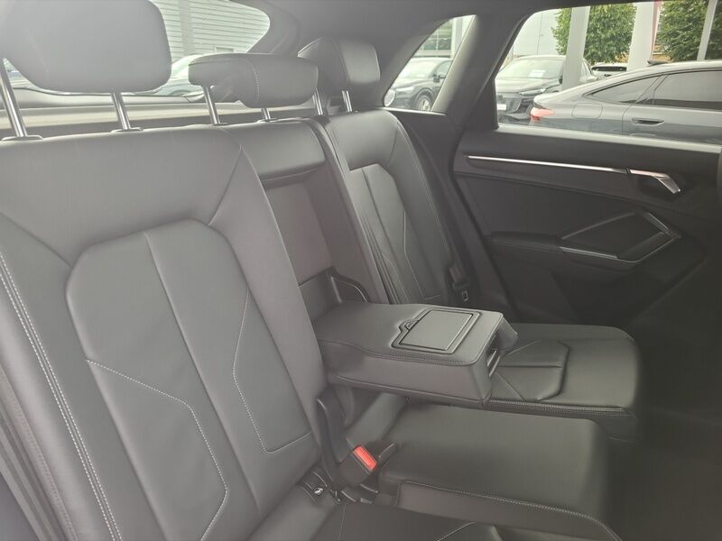 More views of Audi Q3