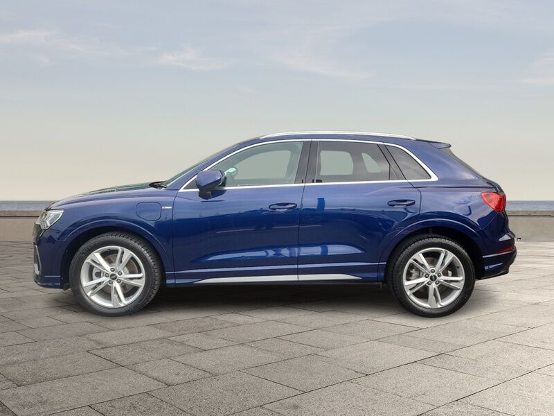 More views of Audi Q3