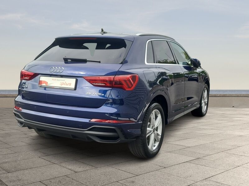 More views of Audi Q3