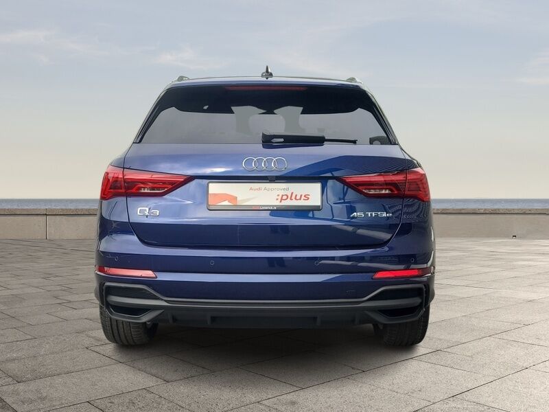 More views of Audi Q3