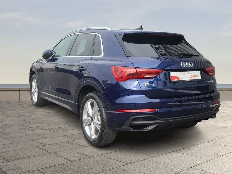 More views of Audi Q3