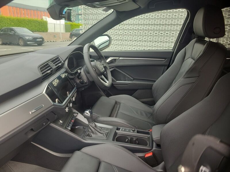 More views of Audi Q3