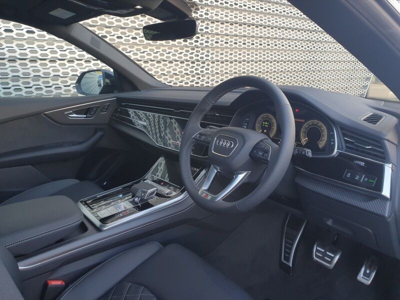 More views of Audi Q8
