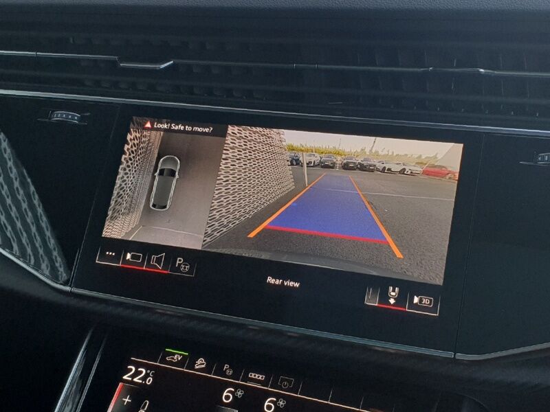 More views of Audi Q8