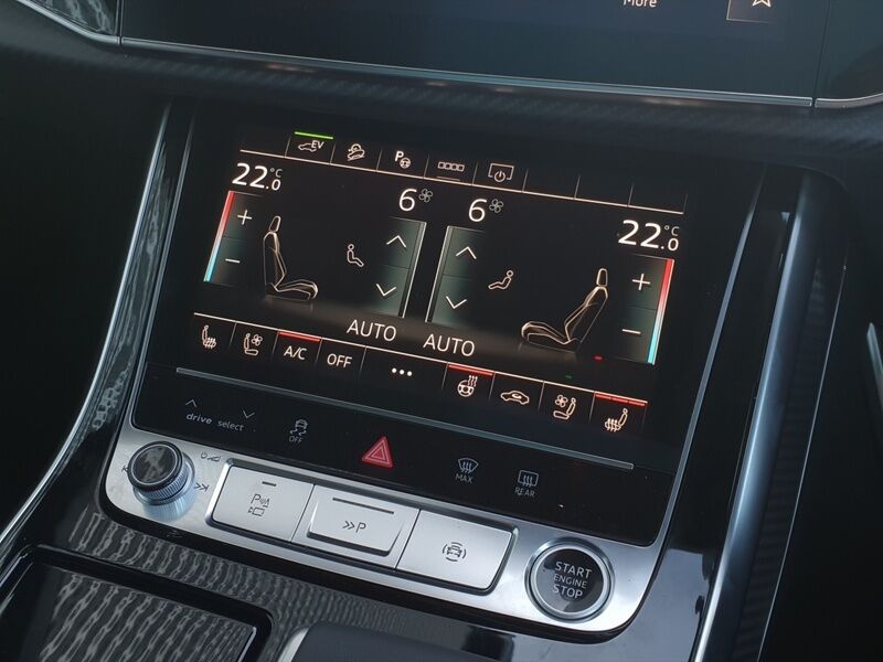 More views of Audi Q8