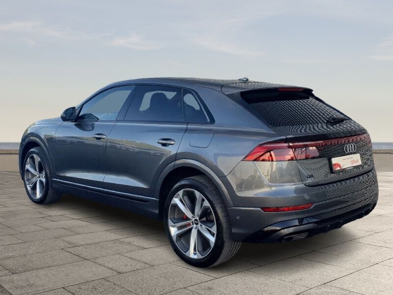 More views of Audi Q8