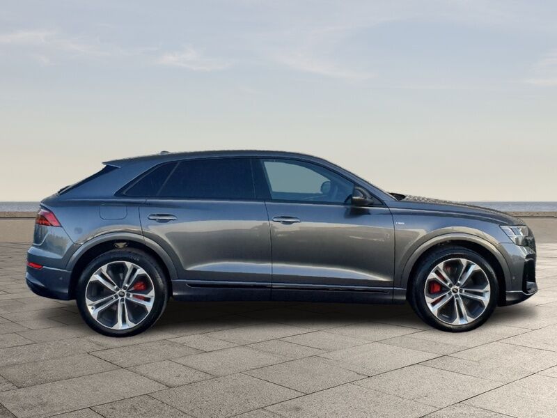 More views of Audi Q8