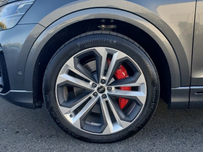 More views of Audi Q8