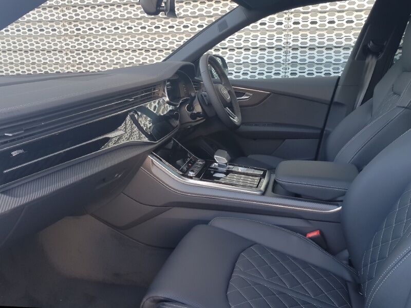 More views of Audi Q8