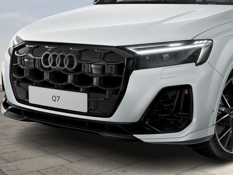 More views of Audi Q7