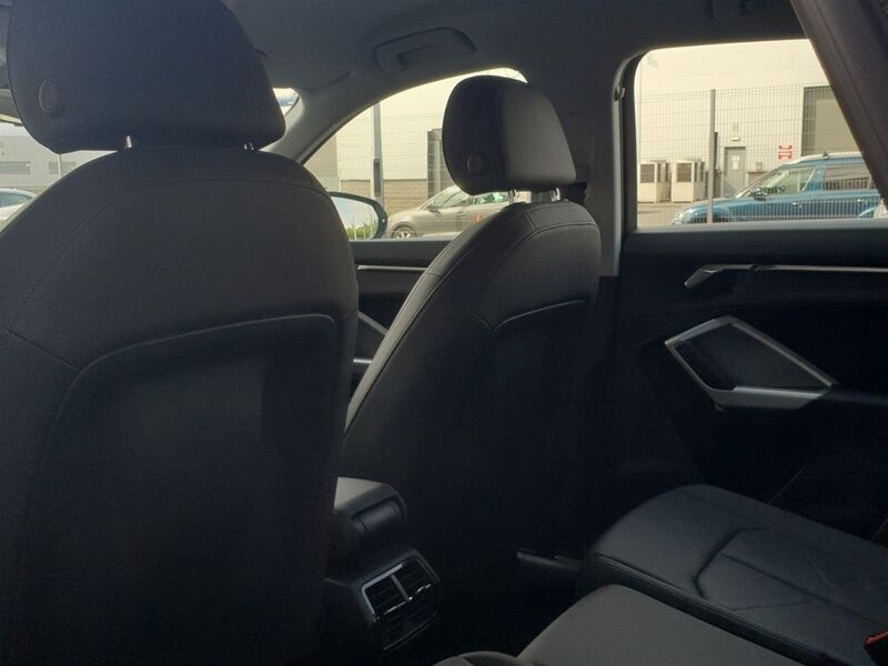 More views of Audi Q3