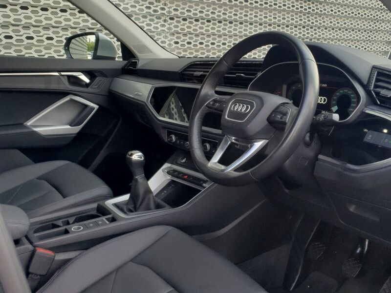 More views of Audi Q3