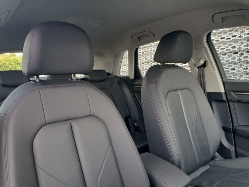 More views of Audi Q3