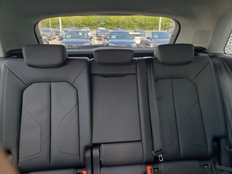More views of Audi Q3