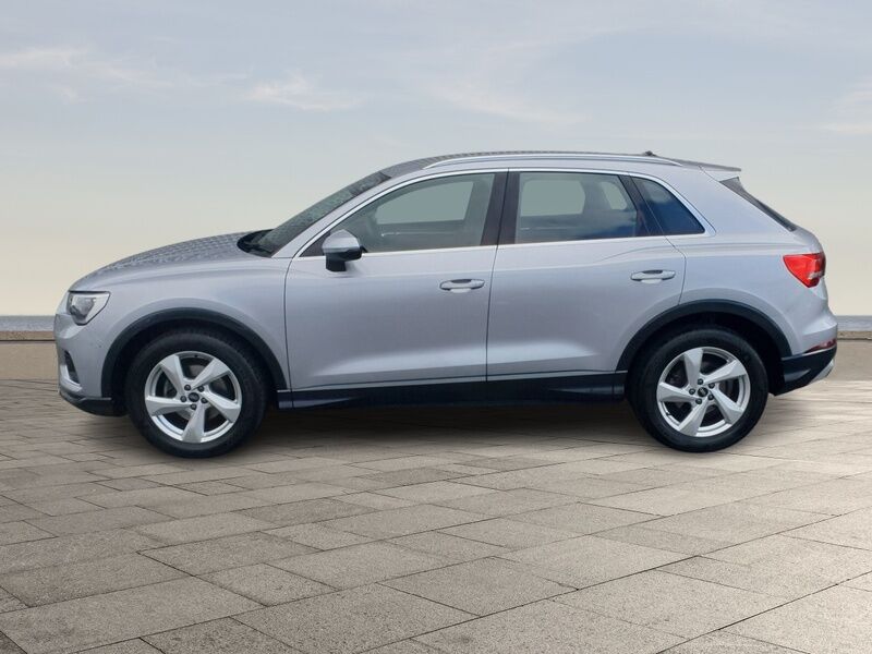 More views of Audi Q3