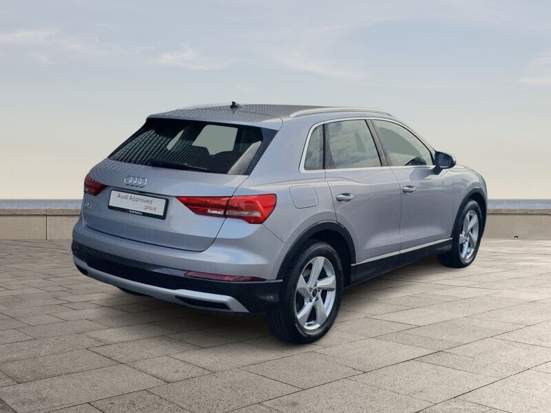 More views of Audi Q3