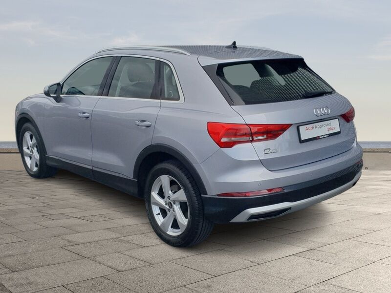 More views of Audi Q3