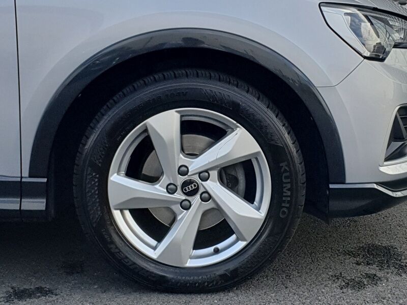 More views of Audi Q3