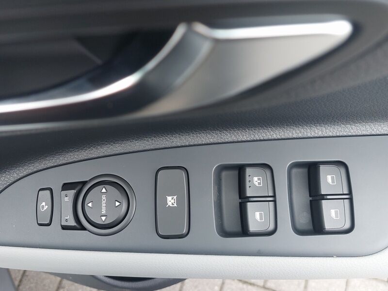 More views of Kia Stonic