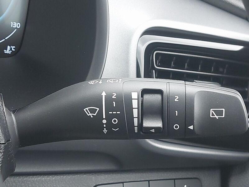 More views of Kia Stonic