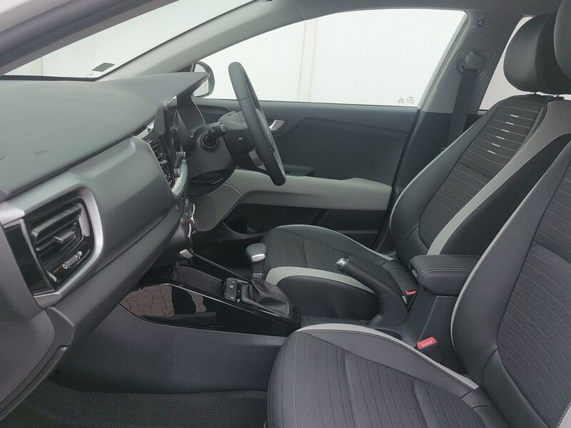 More views of Kia Stonic