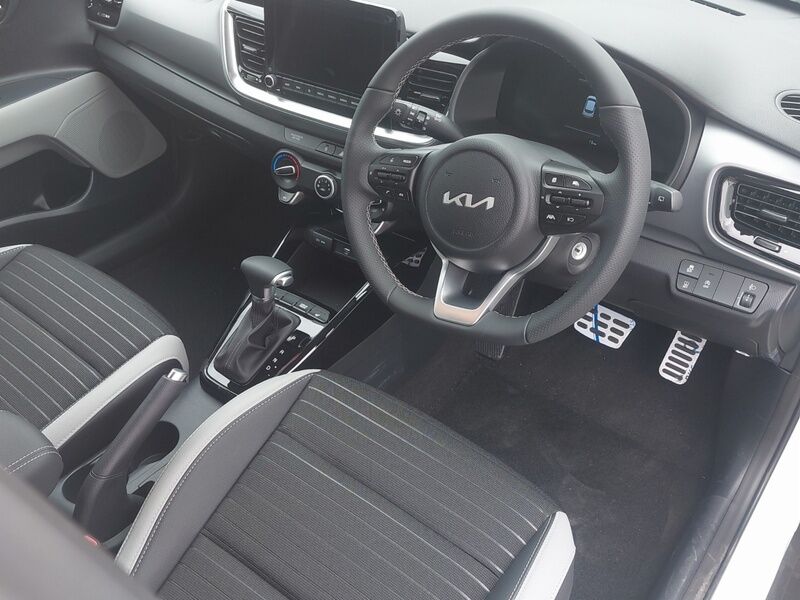 More views of Kia Stonic