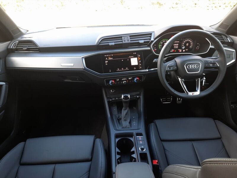 More views of Audi Q3