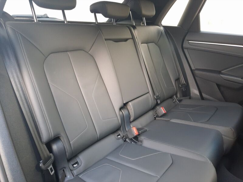 More views of Audi Q3