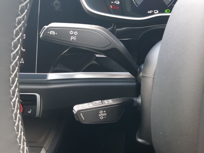 More views of Audi Q3