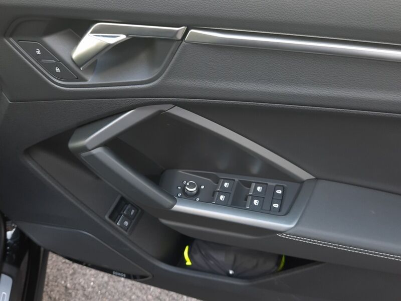 More views of Audi Q3