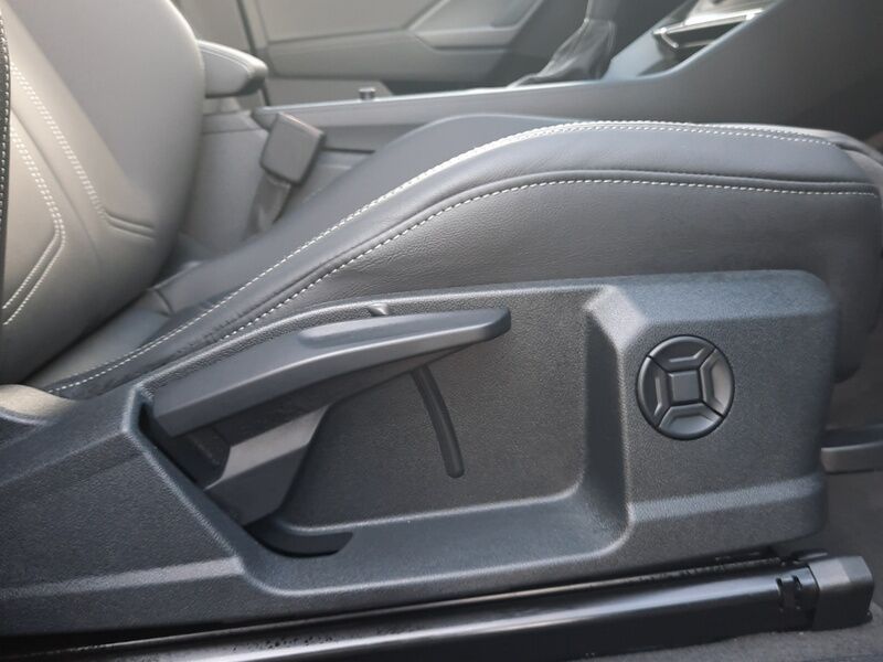 More views of Audi Q3