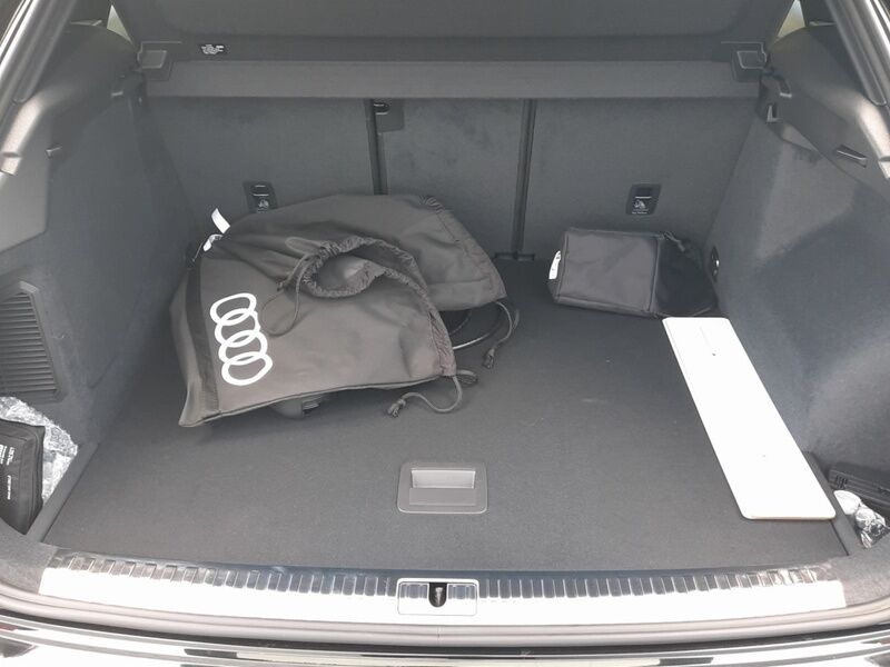 More views of Audi Q3
