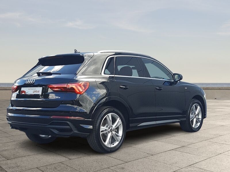 More views of Audi Q3