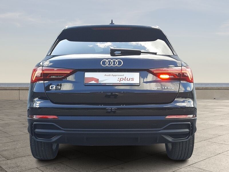 More views of Audi Q3