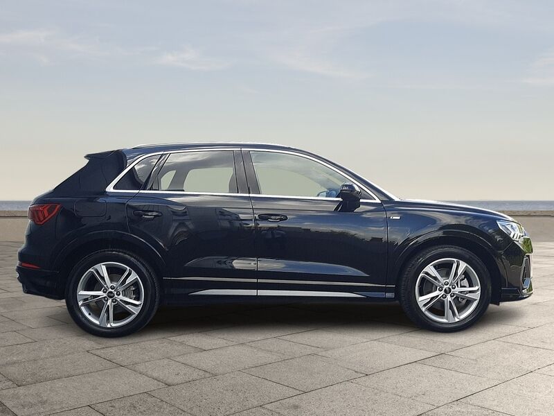 More views of Audi Q3