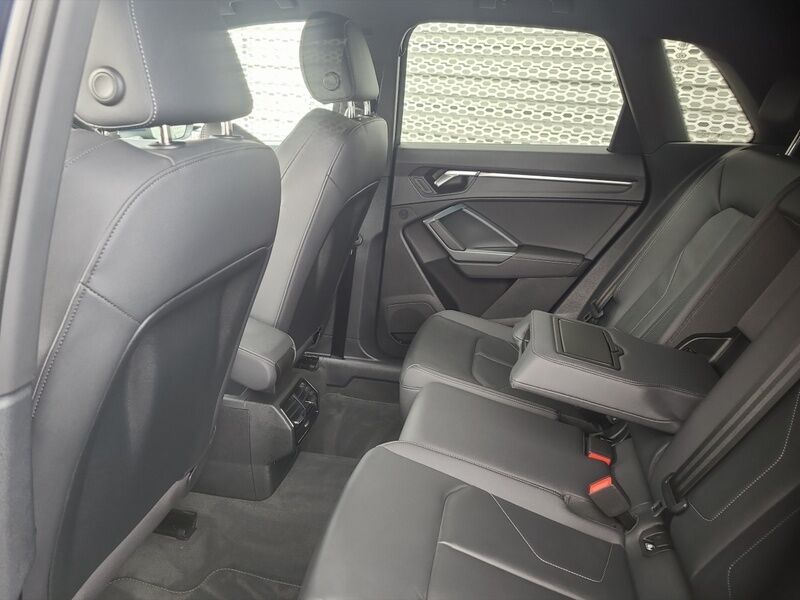 More views of Audi Q3