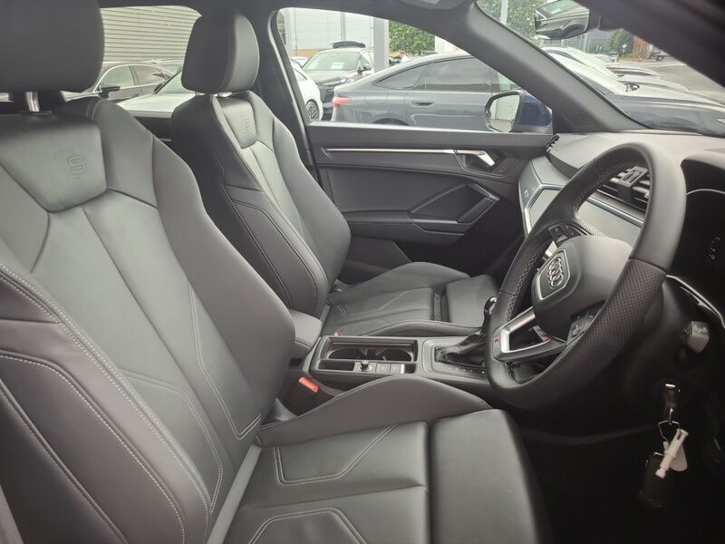 More views of Audi Q3