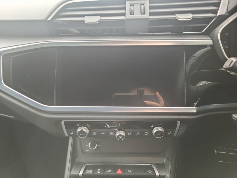 More views of Audi Q3