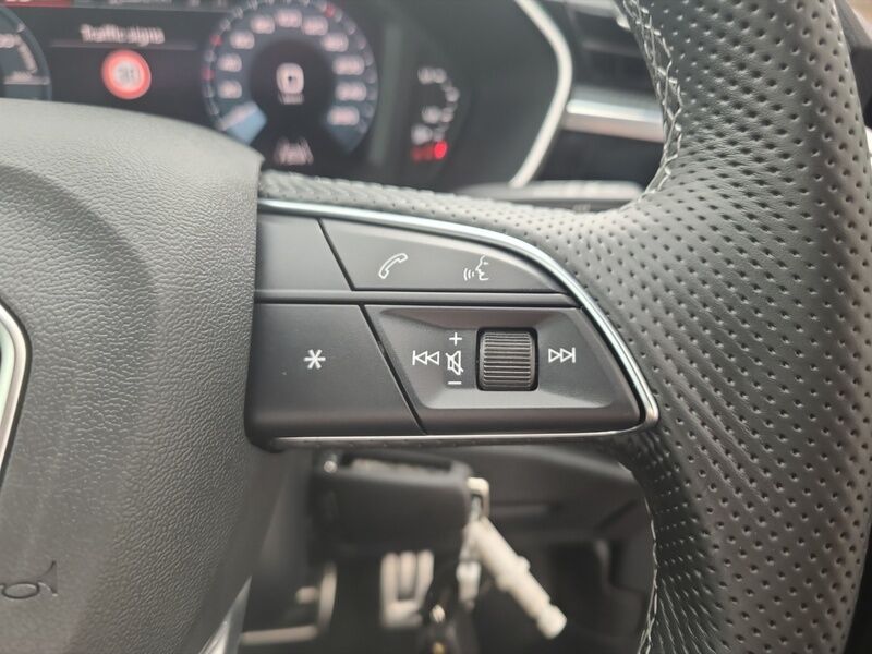 More views of Audi Q3