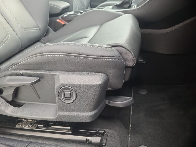 More views of Audi Q3
